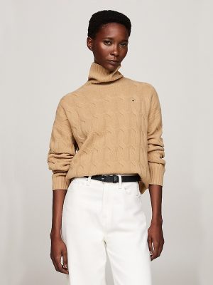 SOFT WOOL CABLE ROLL-NECK SWEATER